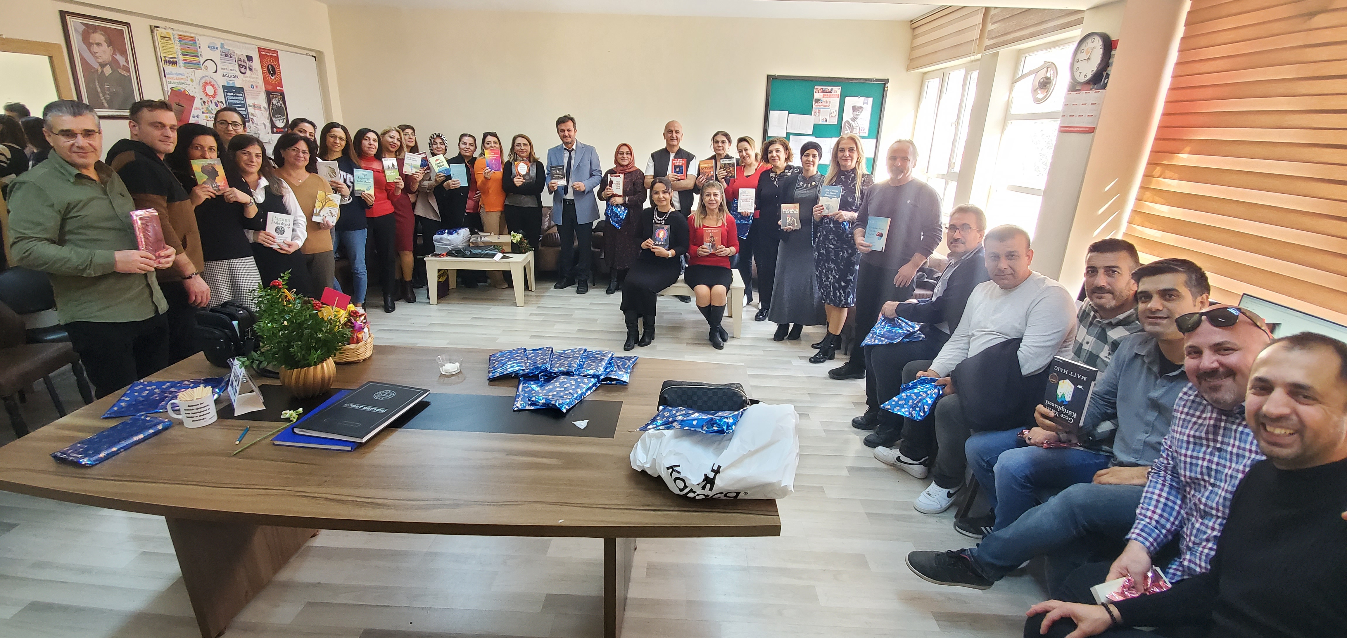 ATIF CERİTBİNMEZ YILBAŞINDA ÖĞRETMENLERİ UNUTMADI