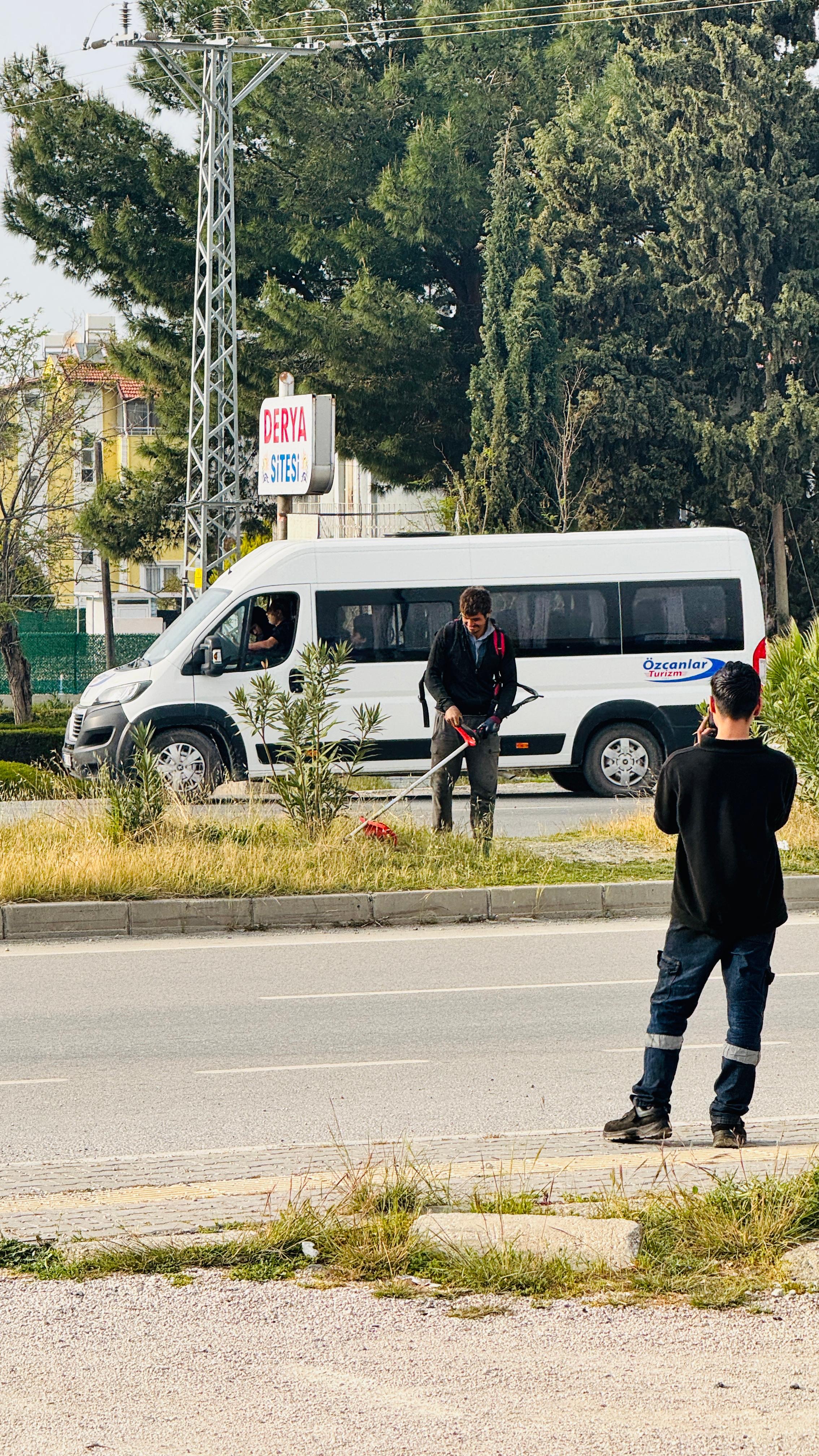 Bahçıvan Ercan, Arsuz’un Güzelleşmesi İçin Kolları Sıvadı