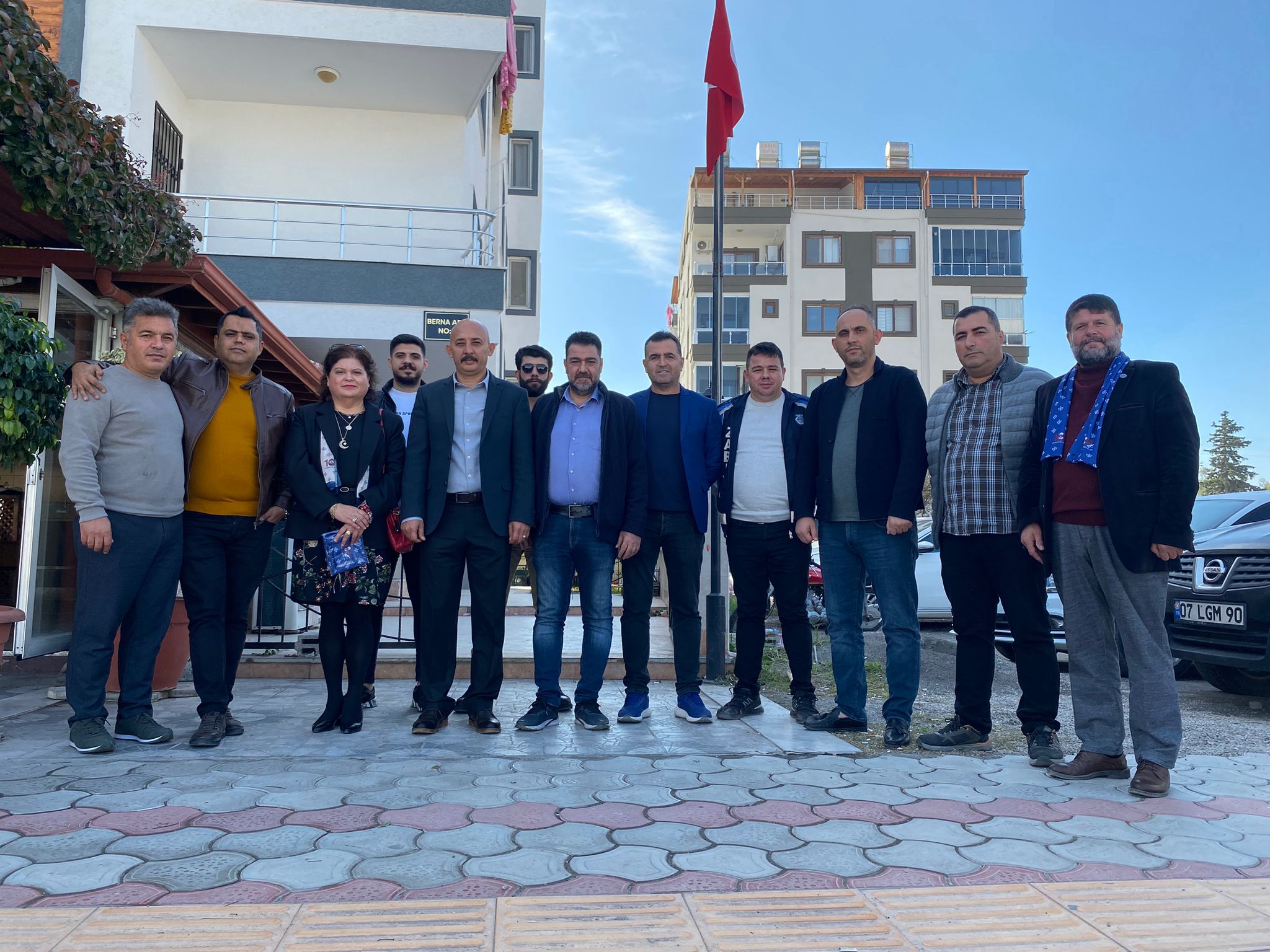 “HÜR-SEN KONFEDERASYONU: HATAY HEPİMİZİN ŞAHSİ MESLESİ.“