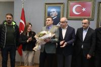 İSKENDERUN BELEDİYESİ’NDE TOPLU İŞ SÖZLEŞMESİ SEVİNCİ
