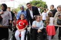 İSKENDERUN BELEDİYESİ ZİRAATPARK’TA 23 NİSAN BAYRAMINI ÇOCUKLARLA KUTLADI